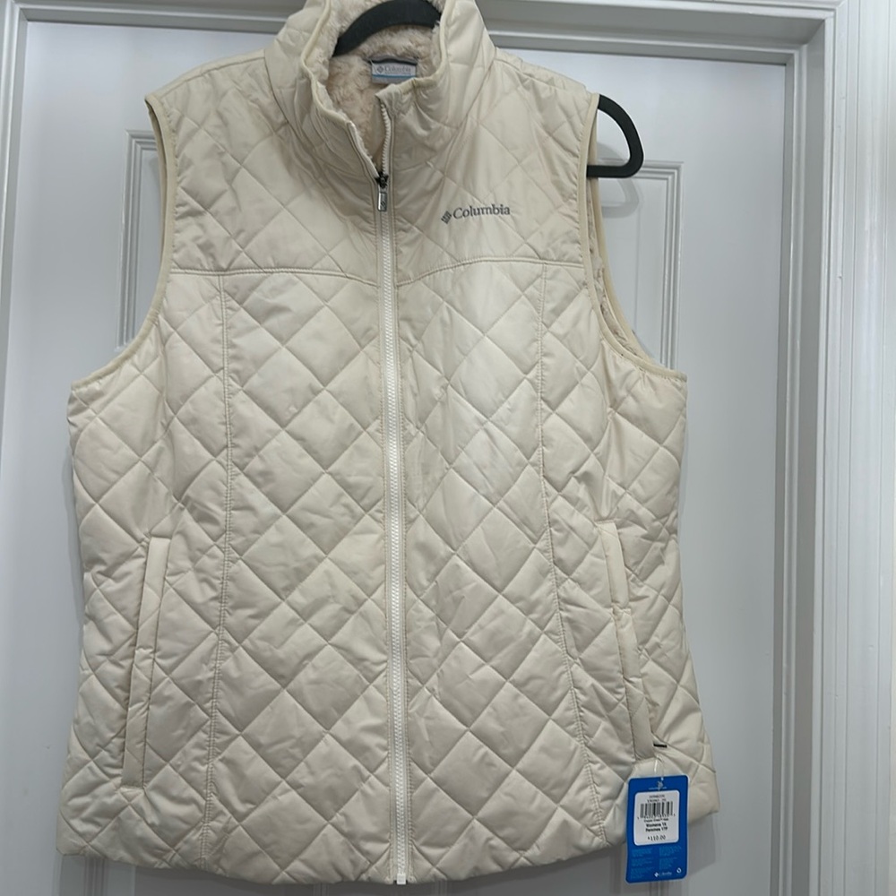 Columbia Women's Cream Quilted Vest